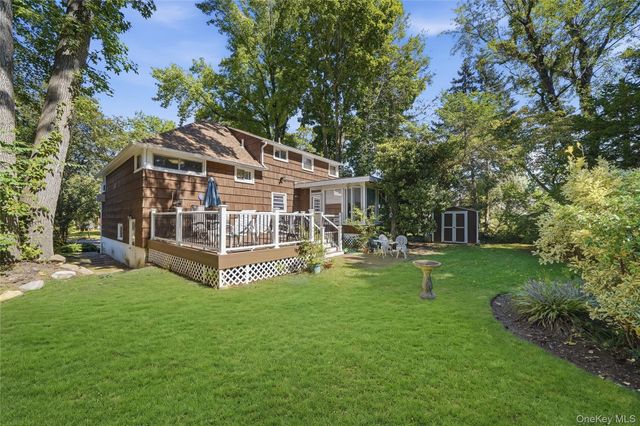 5 Roxbury Road, Port Washington, NY 11050