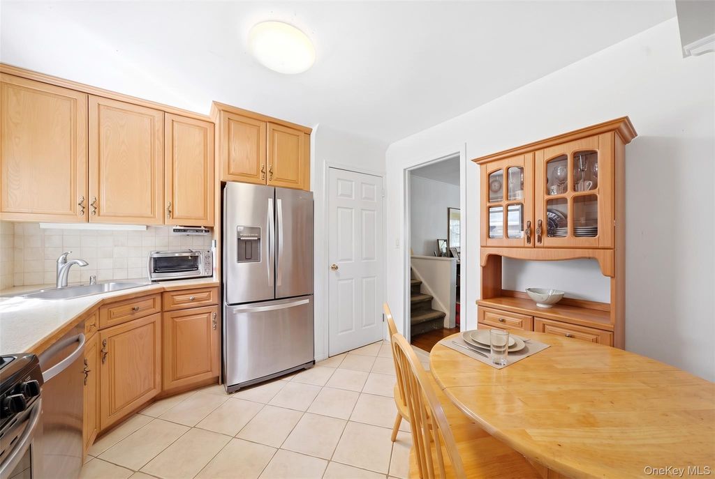 5 Roxbury Road, Port Washington, NY 11050 — photo 4