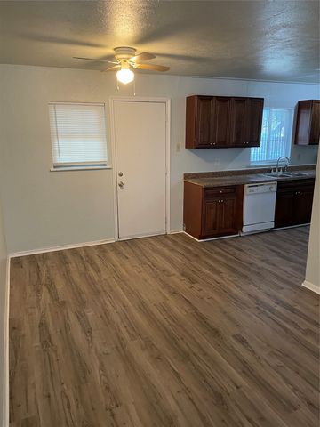 5113 Stagecoach Lane, Garland, TX 75043