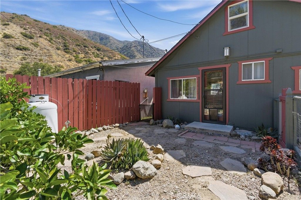 Image 18 of property listing at 14862 Wildcat Canyon Road, Silverado, CA 92676
