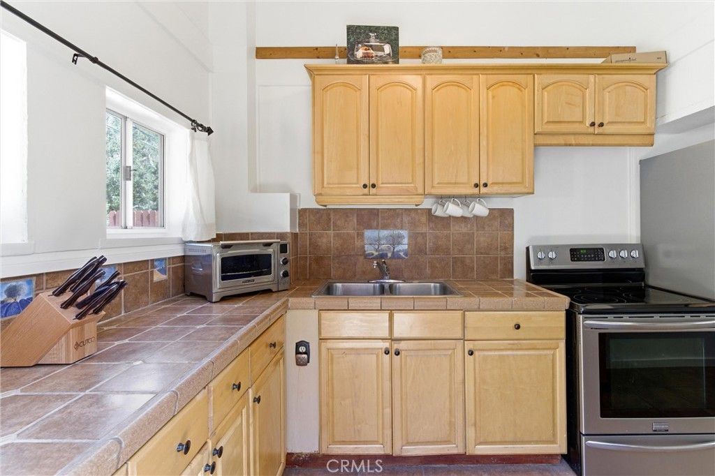 Image 5 of property listing at 14862 Wildcat Canyon Road, Silverado, CA 92676