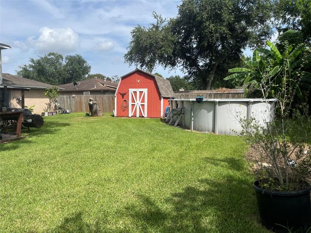 6213 Creekside Lane, League City, TX 77573
