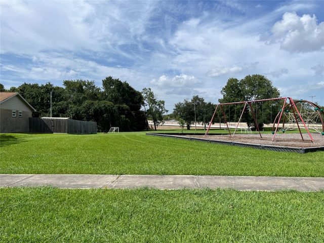 6213 Creekside Lane, League City, TX 77573