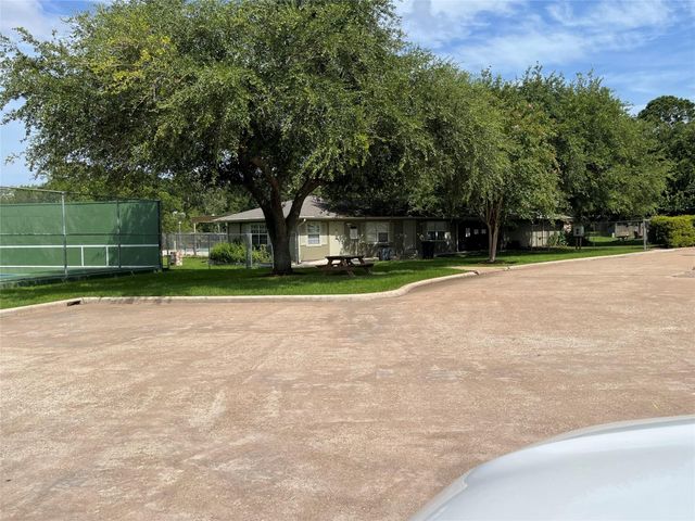 6213 Creekside Lane, League City, TX 77573