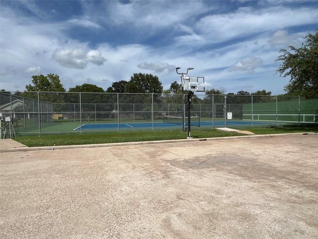 6213 Creekside Lane, League City, TX 77573