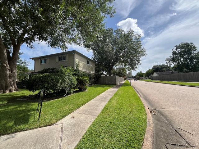6213 Creekside Lane, League City, TX 77573