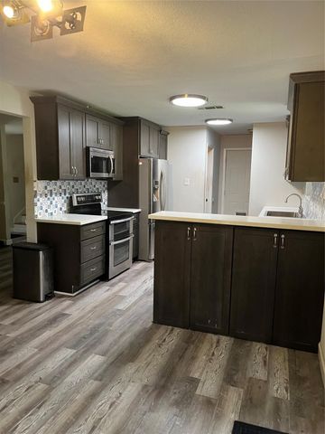 6213 Creekside Lane, League City, TX 77573