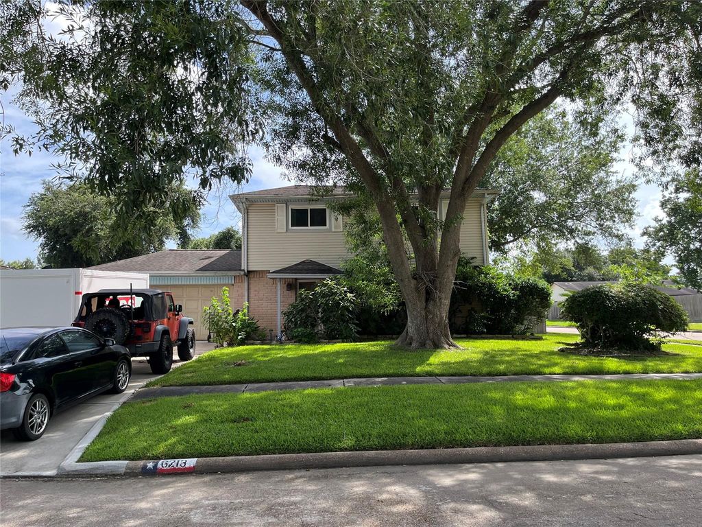 6213 Creekside Lane, League City, TX 77573