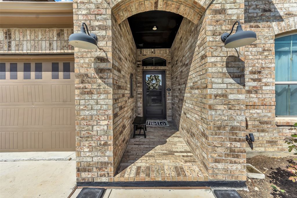 232 Drumcliffe Drive, Fort Worth, TX 76052 — photo 2