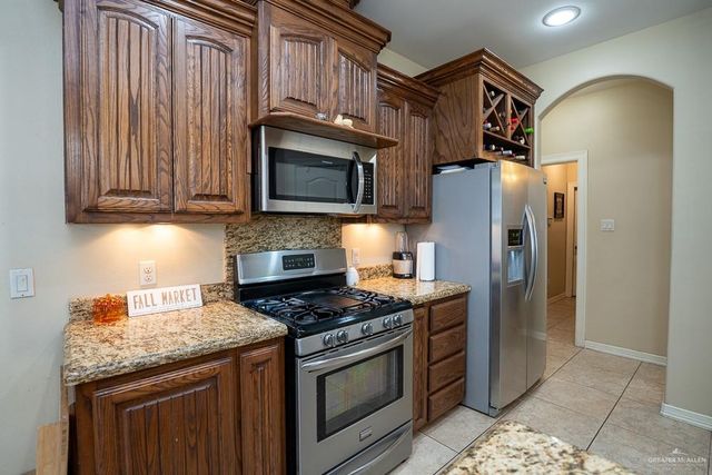 2001 Kingfisher Lane, Mission, TX 78572