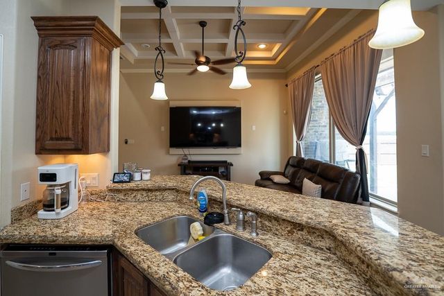 2001 Kingfisher Lane, Mission, TX 78572