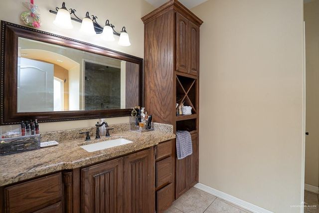 2001 Kingfisher Lane, Mission, TX 78572