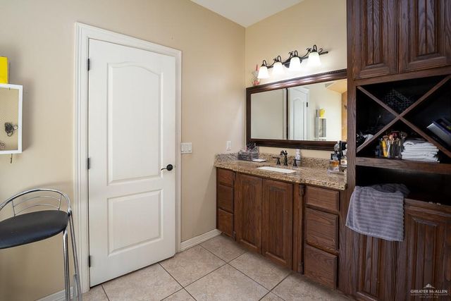 2001 Kingfisher Lane, Mission, TX 78572