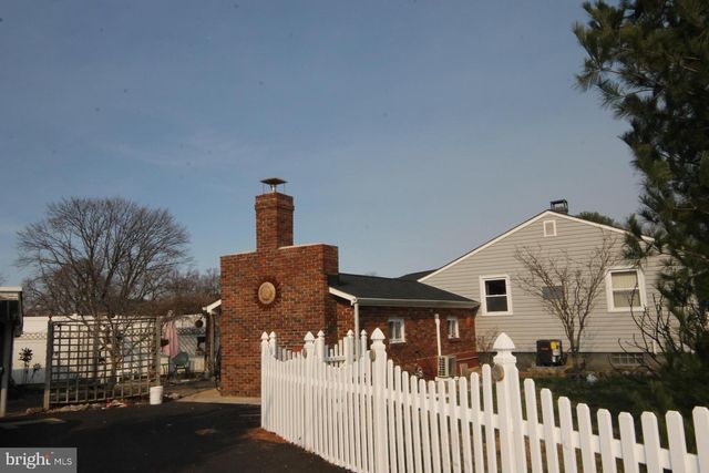 102 FERNGLEN AVE, Glen Burnie, MD 21061