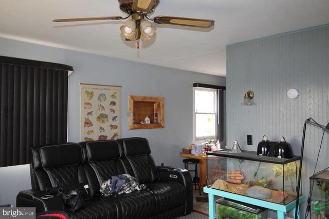 102 FERNGLEN AVE, Glen Burnie, MD 21061