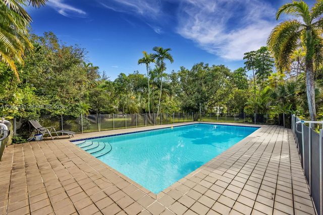 12200 SW 74th Ct, Pinecrest, FL 33156