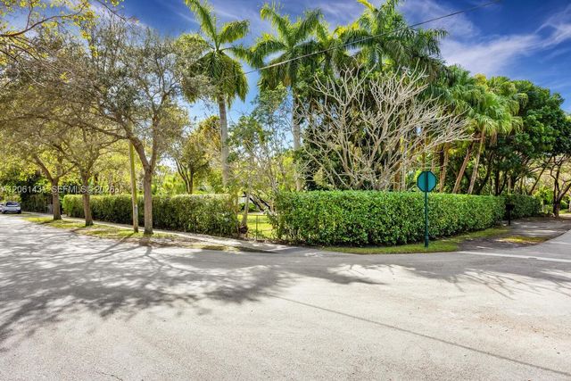12200 SW 74th Ct, Pinecrest, FL 33156