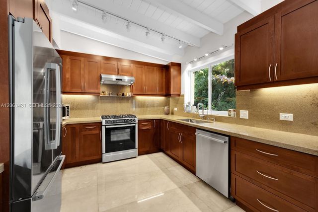 12200 SW 74th Ct, Pinecrest, FL 33156