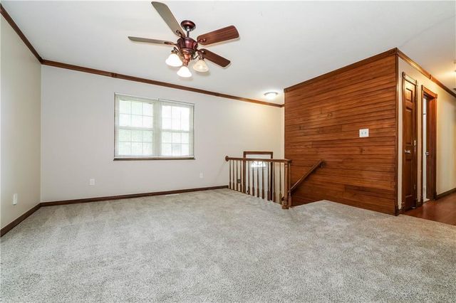 209 Valley Drive, Grain Valley, MO 64029