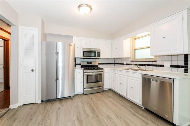 209 Valley Drive, Grain Valley, MO 64029