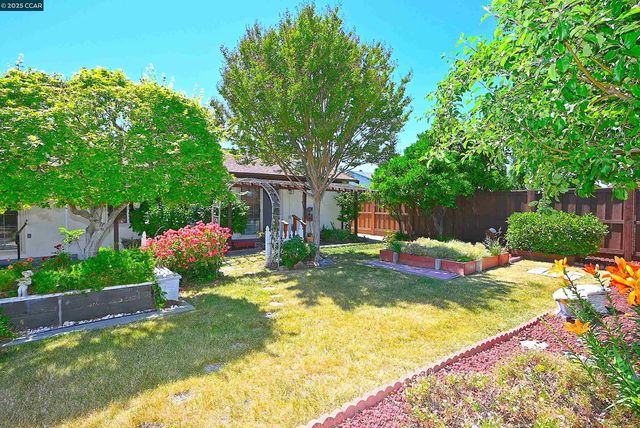 1524 Martindale Dr, Martinez, CA 94553