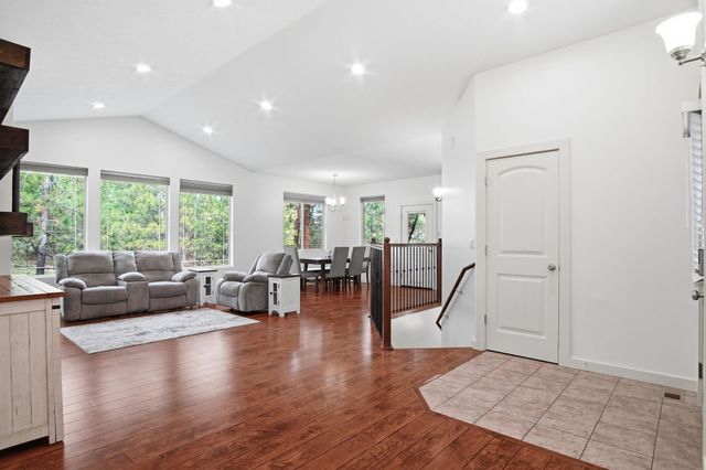 12612 N Ruby Rd, Spokane, WA 99218