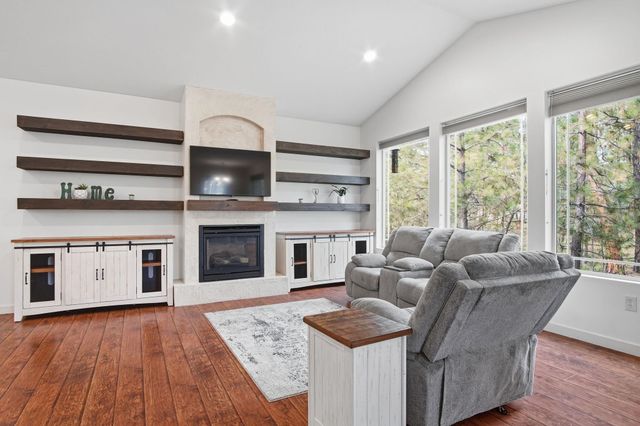 12612 N Ruby Rd, Spokane, WA 99218