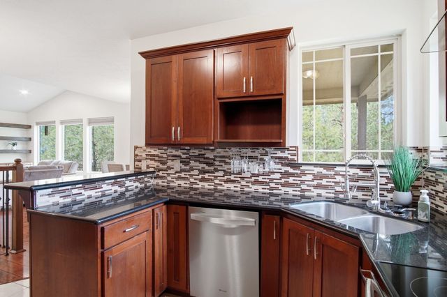 12612 N Ruby Rd, Spokane, WA 99218