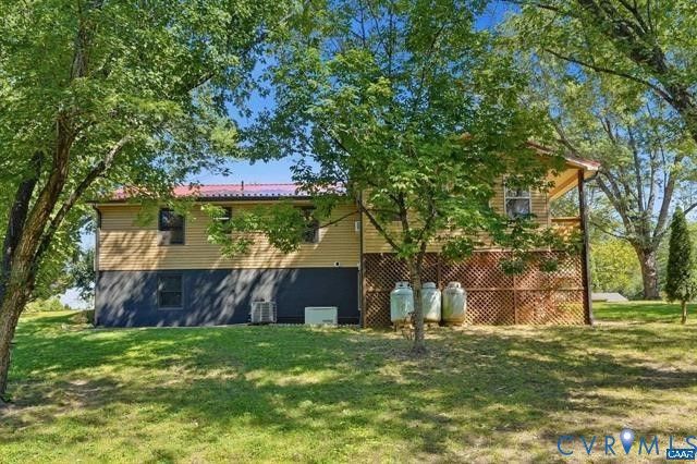 110 Patrick Henry Dr, Louisa, VA 23093