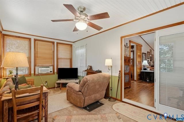 110 Patrick Henry Dr, Louisa, VA 23093