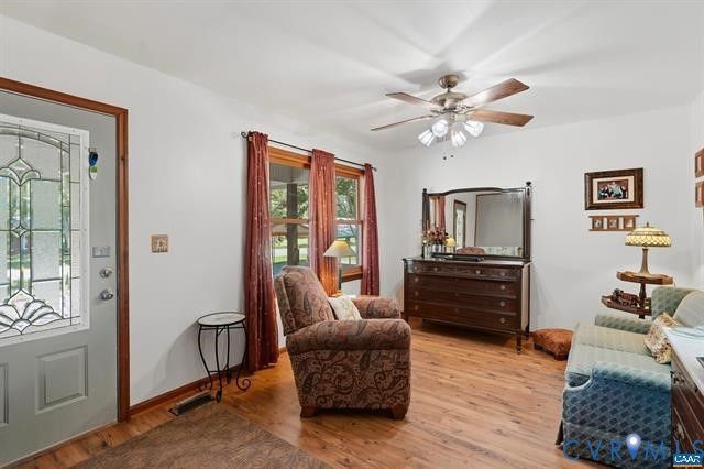 110 Patrick Henry Dr, Louisa, VA 23093