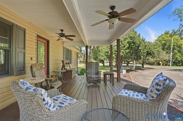 110 Patrick Henry Dr, Louisa, VA 23093