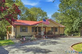 110 Patrick Henry Dr, Louisa, VA 23093