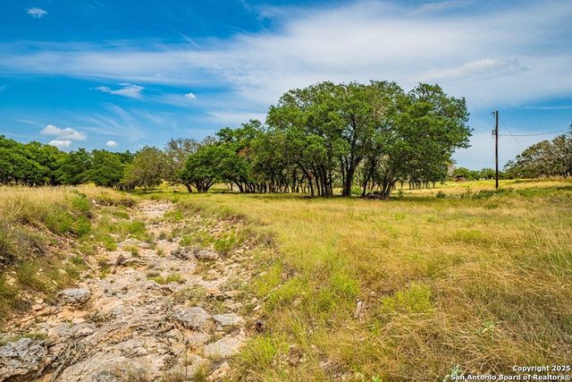 326 Blue Oak Tr, Harper, TX 78631