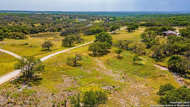 326 Blue Oak Tr, Harper, TX 78631