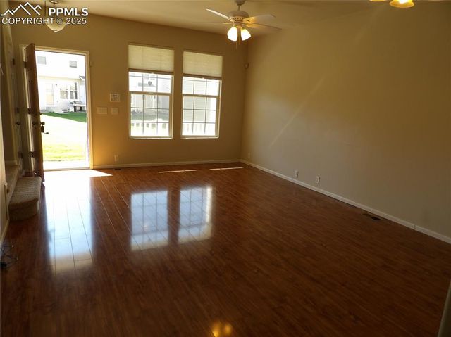 2163 Squawbush Ridge Grove, Colorado Springs, CO 80910