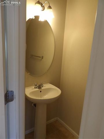 2163 Squawbush Ridge Grove, Colorado Springs, CO 80910