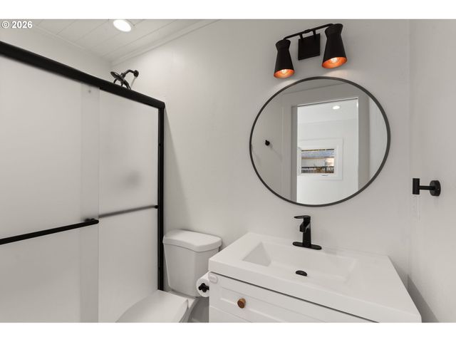400 E YACOLT Rd, Yacolt, WA 98675