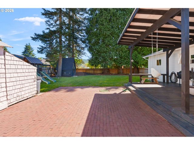 400 E YACOLT Rd, Yacolt, WA 98675