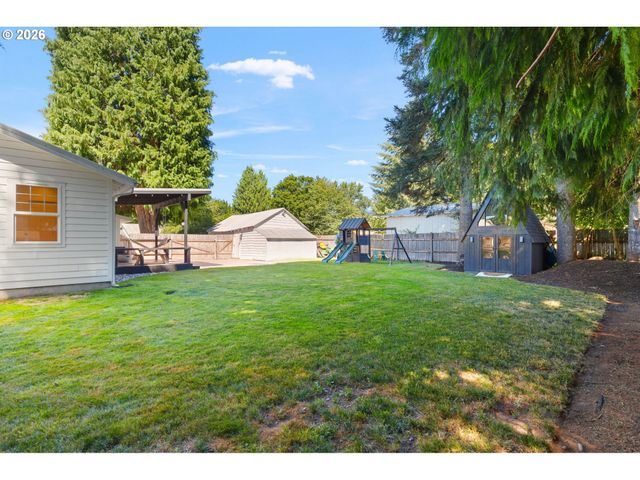 400 E YACOLT Rd, Yacolt, WA 98675