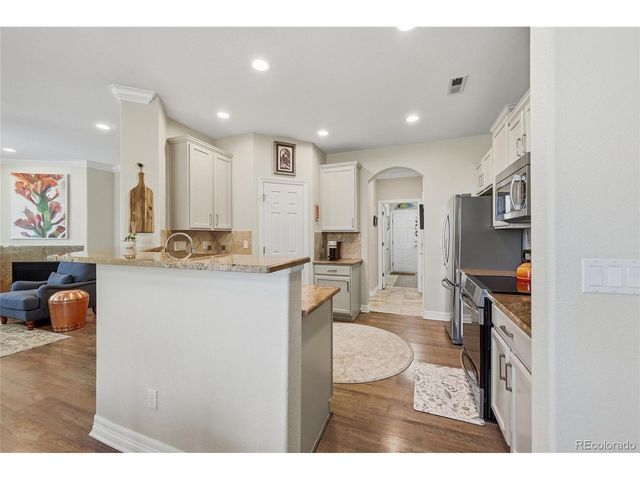 10084 Bluffmont Ln, Lone Tree, CO 80124