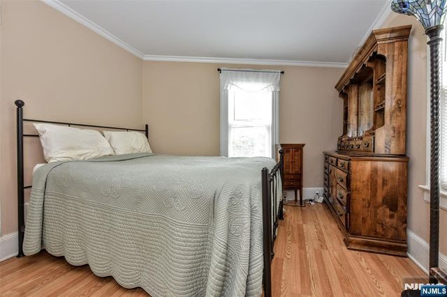 7 Lafayette Place, Waldwick, NJ 07463