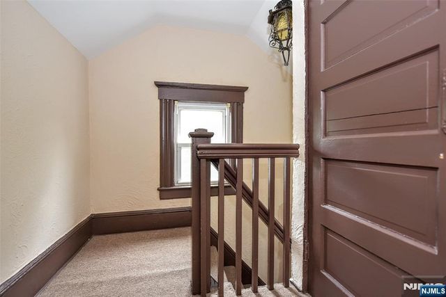 7 Lafayette Place, Waldwick, NJ 07463