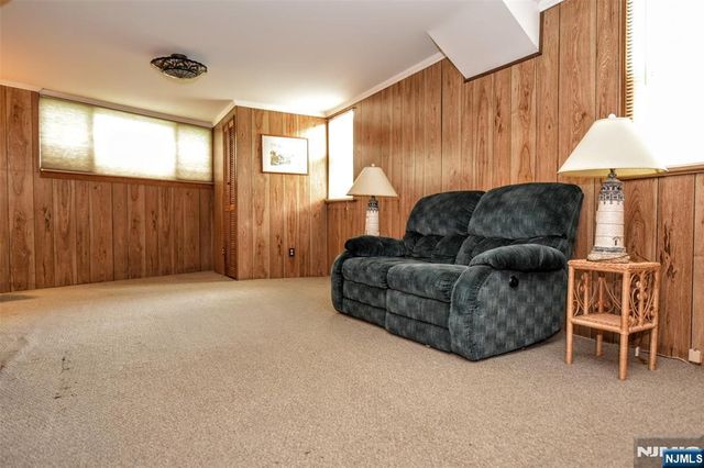 7 Lafayette Place, Waldwick, NJ 07463