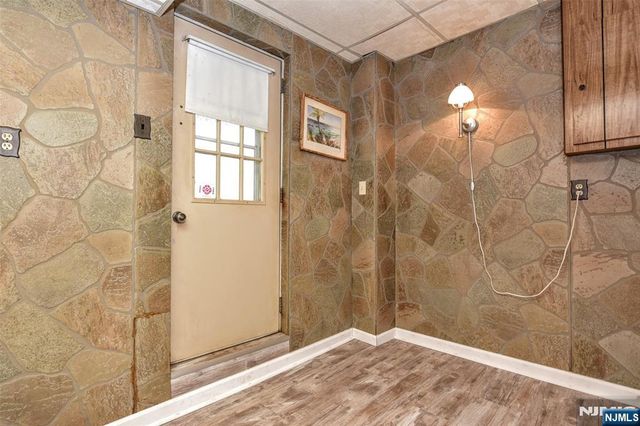 7 Lafayette Place, Waldwick, NJ 07463