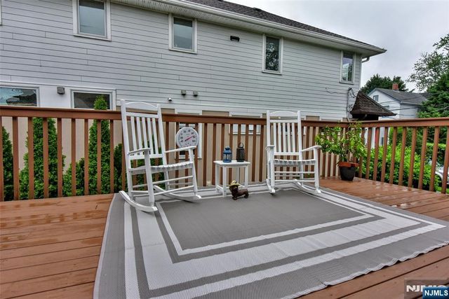 7 Lafayette Place, Waldwick, NJ 07463