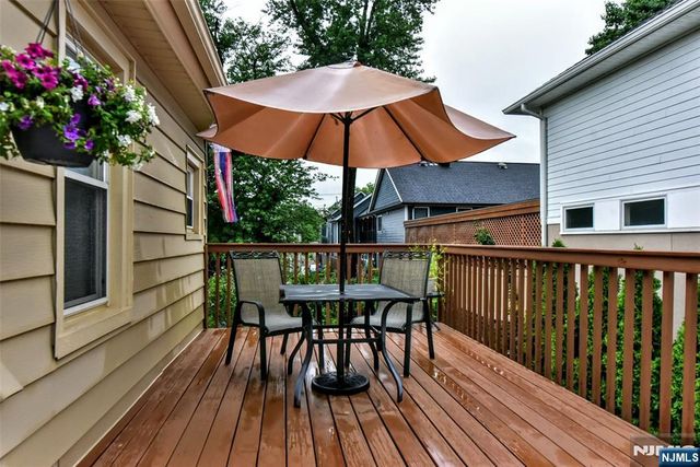 7 Lafayette Place, Waldwick, NJ 07463