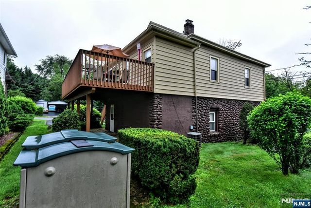 7 Lafayette Place, Waldwick, NJ 07463