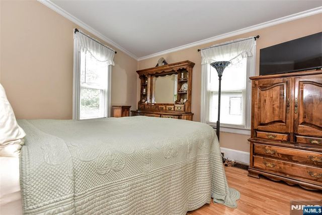 7 Lafayette Place, Waldwick, NJ 07463