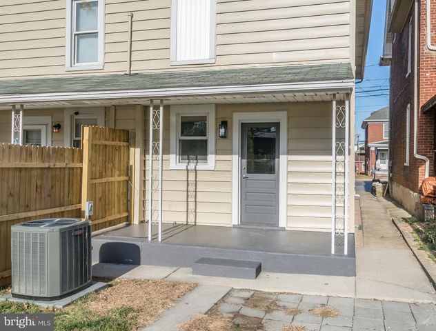 602 W MAIN STREET, Waynesboro, PA 17268
